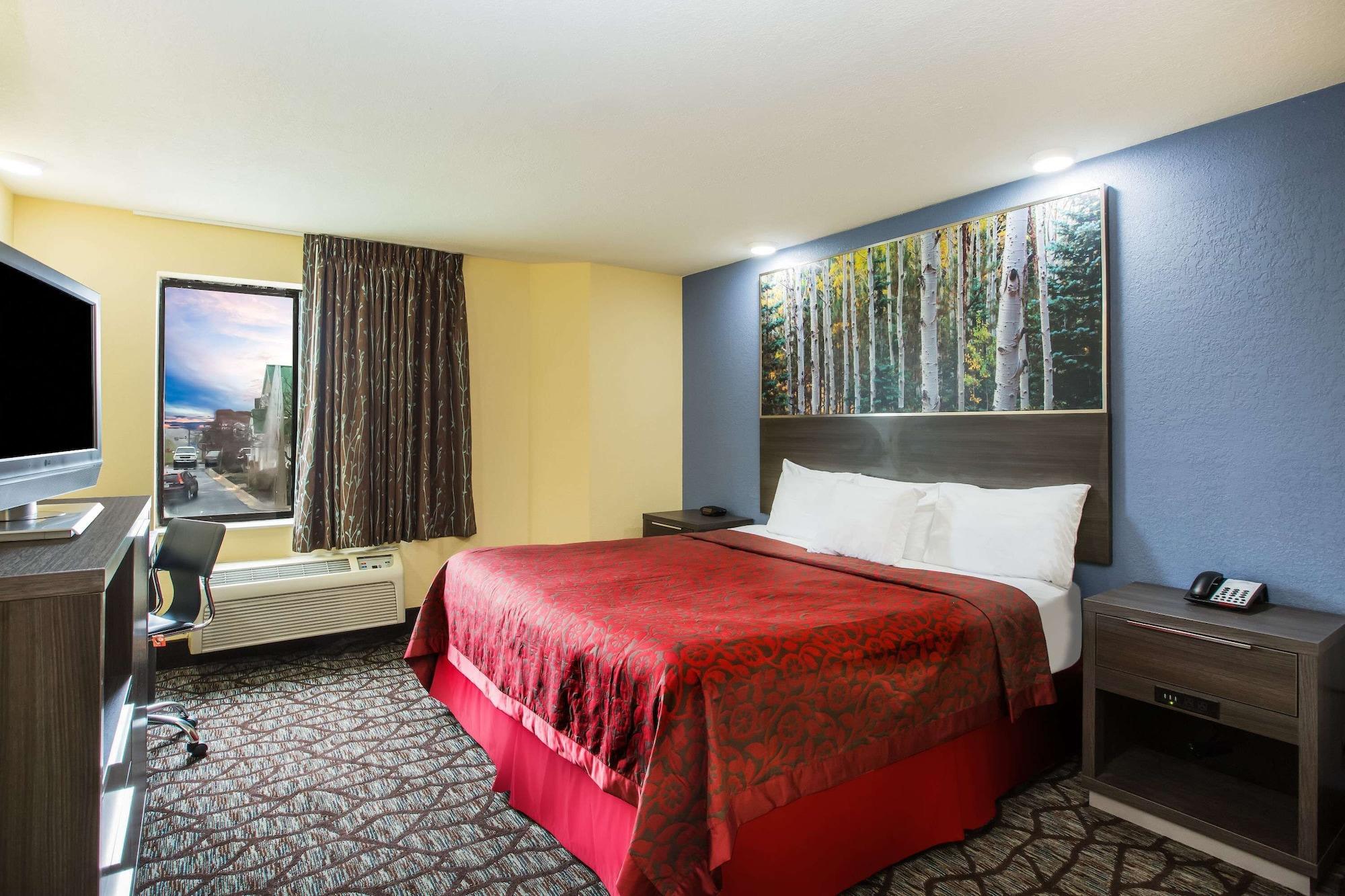 Days Inn By Wyndham Blue Springs Esterno foto