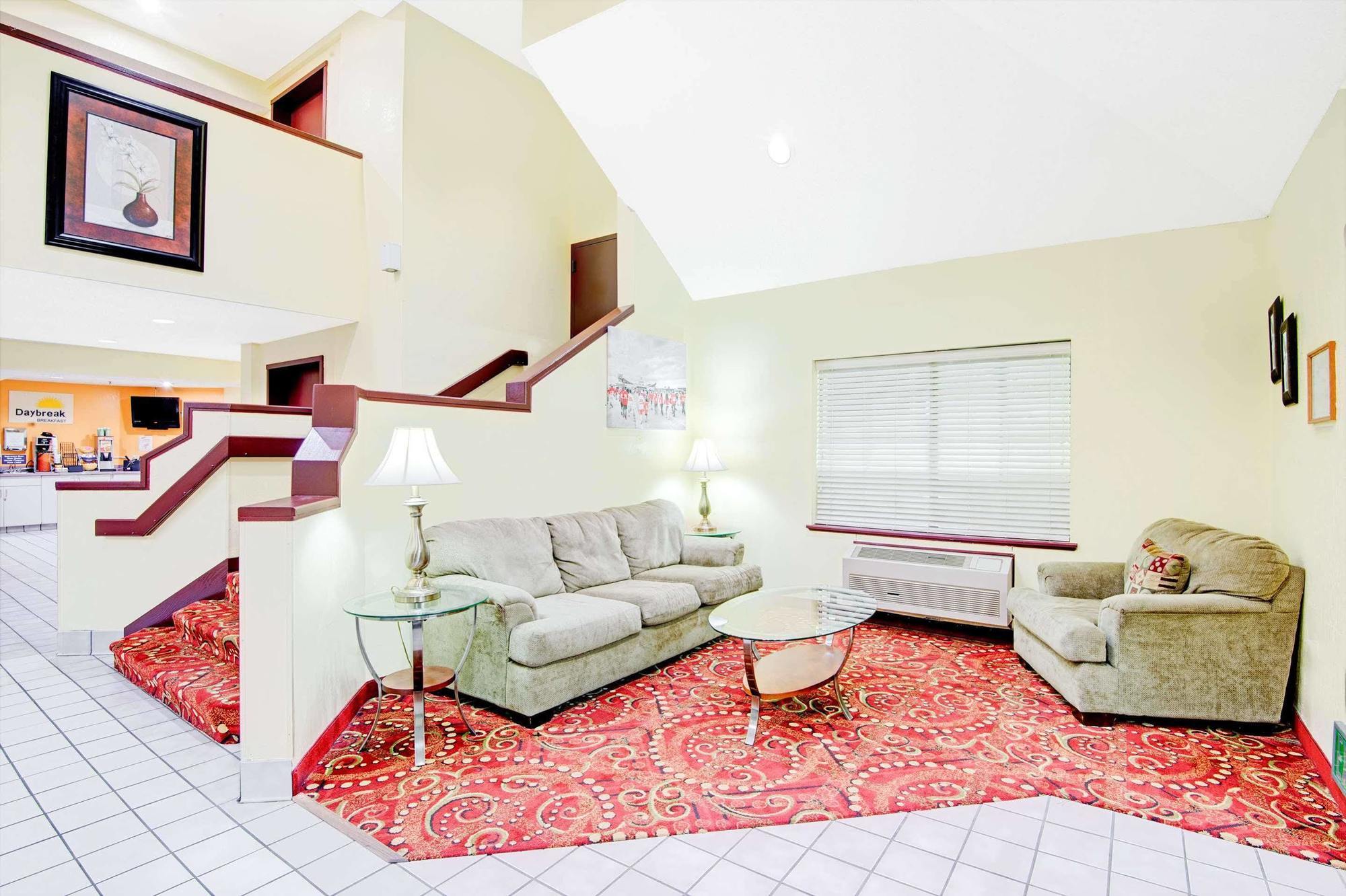 Days Inn By Wyndham Blue Springs Esterno foto